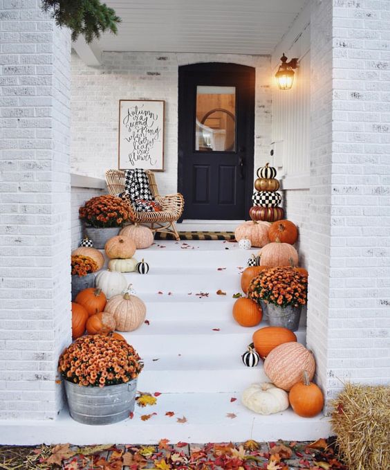 Ultimate Guide to Halloween Rental Decorations: Turn Your Home into a Haunted Haven